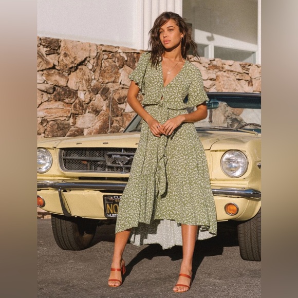 Kivari Gracie Floral Tie Front Maxi Dress Green Floral in medium - Picture 2 of 8